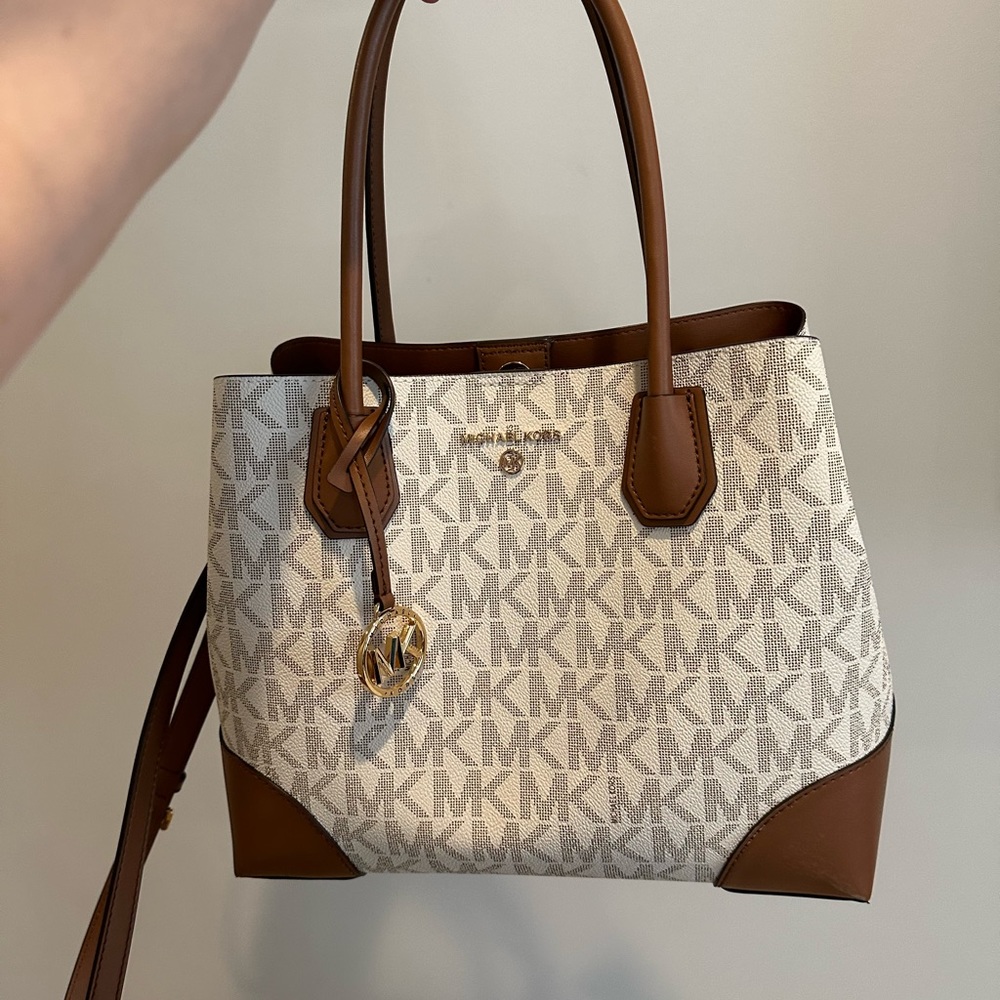 Michael kors satchel bag, vanilla color